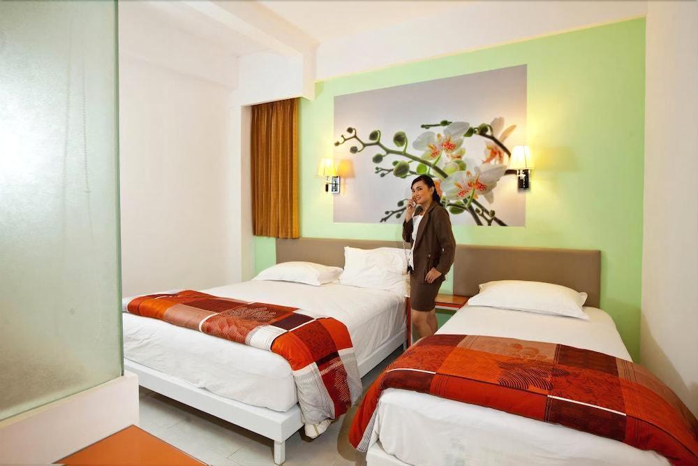 Dewarna Hotel Arifin Bunul Bagian luar foto
