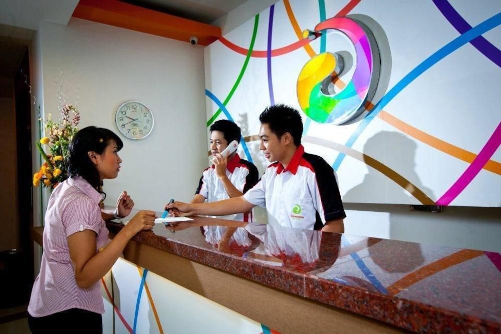 Dewarna Hotel Arifin Bunul Bagian luar foto