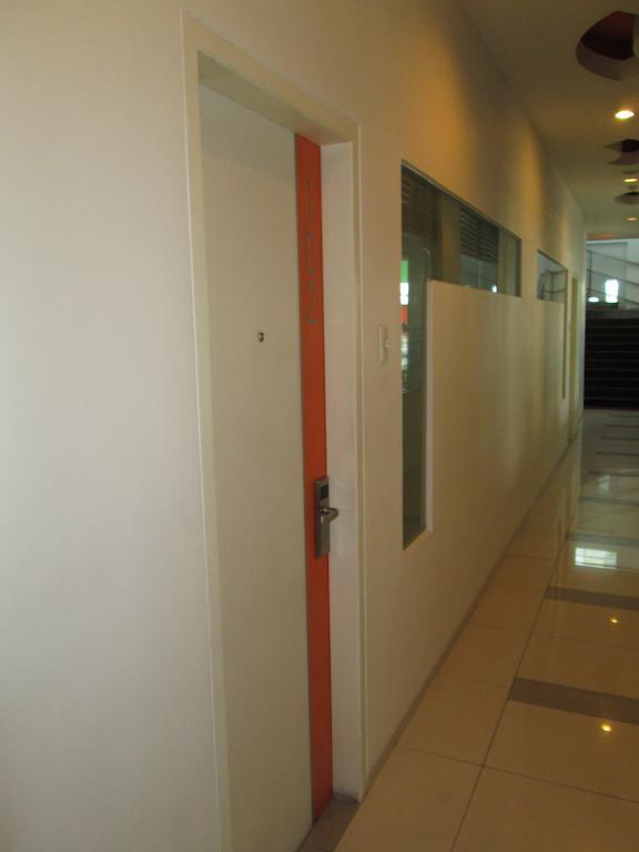 Dewarna Hotel Arifin Bunul Bagian luar foto