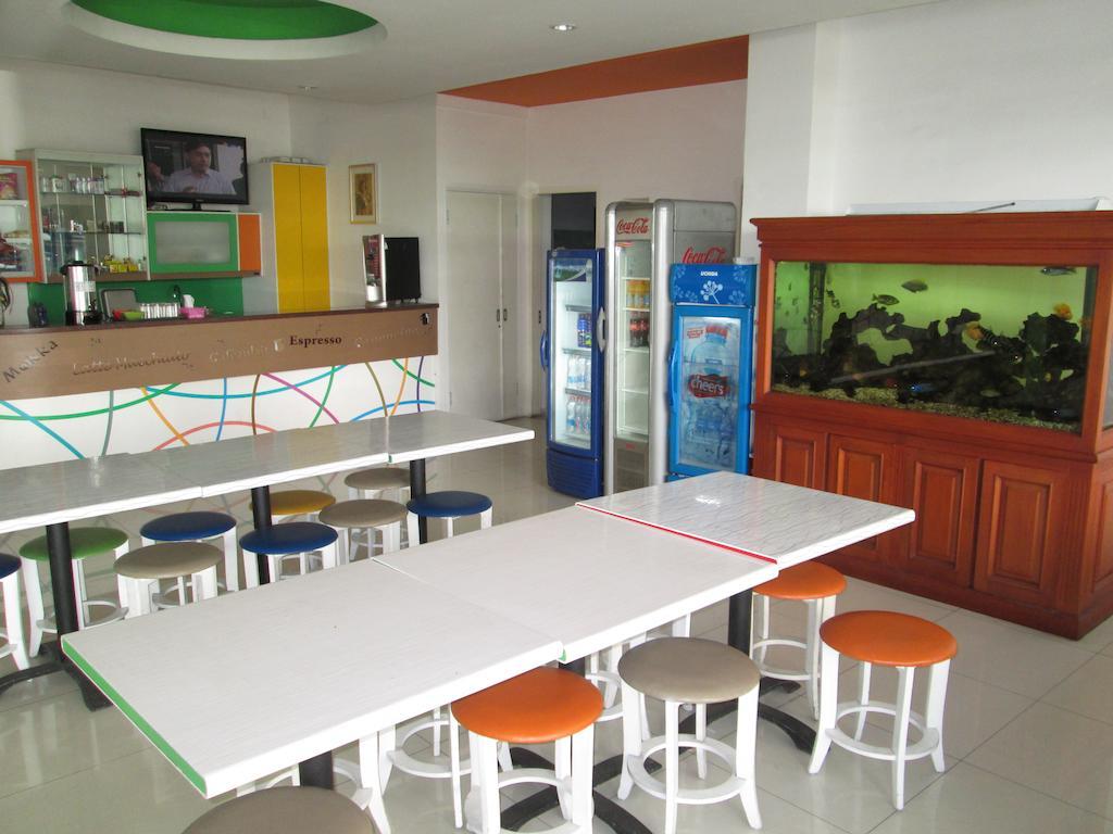 Dewarna Hotel Arifin Bunul Bagian luar foto