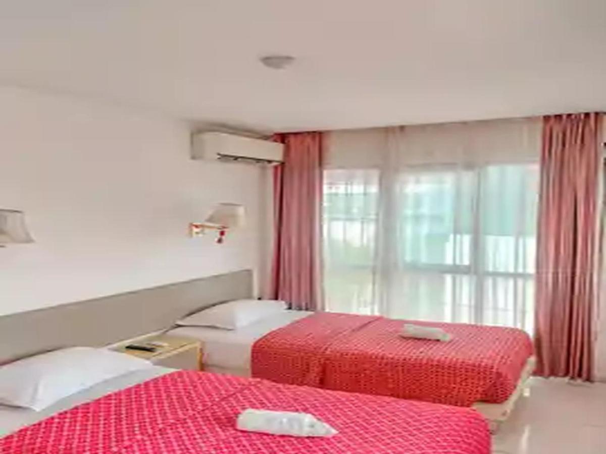 Dewarna Hotel Arifin Bunul Bagian luar foto