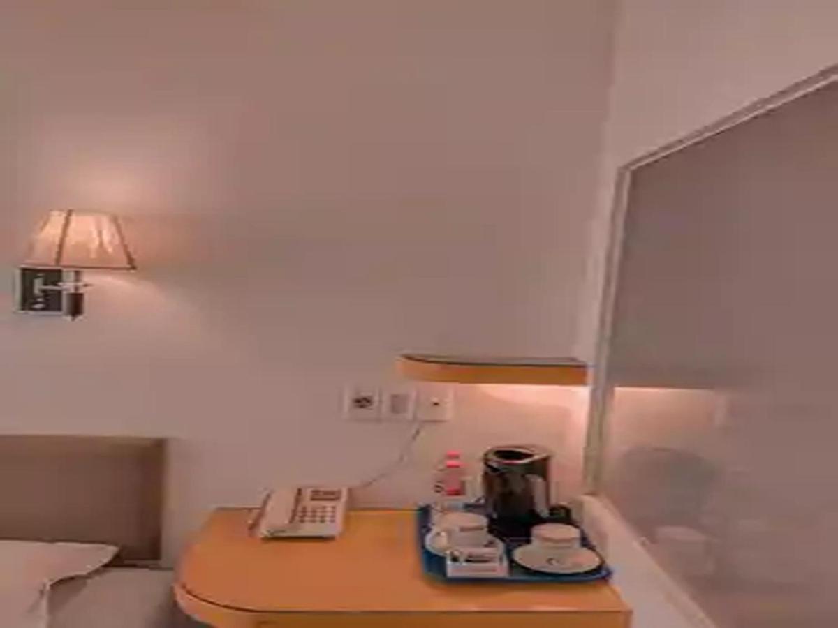 Dewarna Hotel Arifin Bunul Bagian luar foto